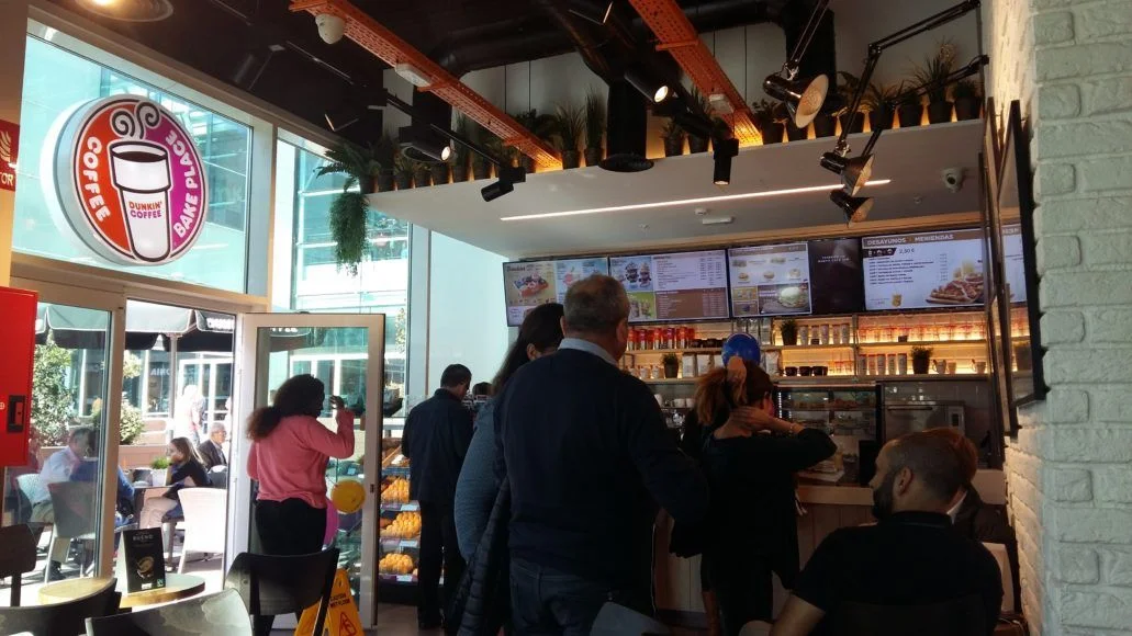 Dunkin’ Coffee abre un nuevo Restaurante en el centro comercial Plaza Río 2 2